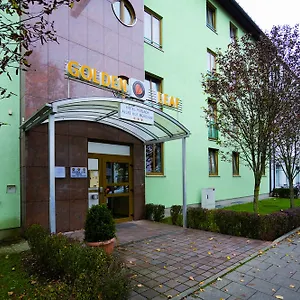 Perlach Allee By Blattl Munique